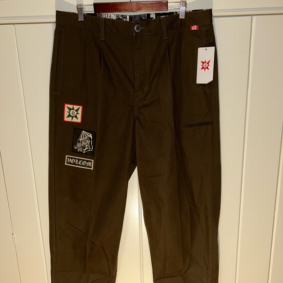 Volcom Brown Cargo Pants with Patches - Picture 1 of 4